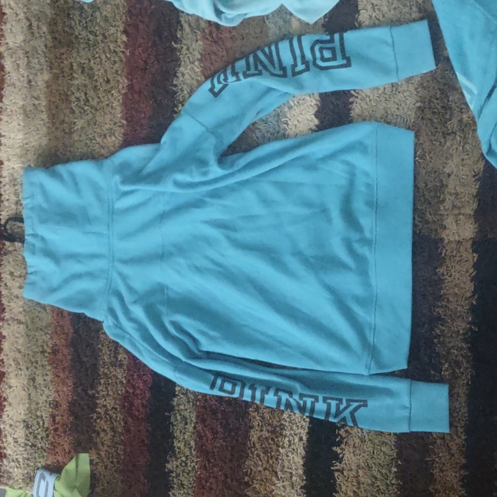 3 Pink sweatshirts - Picture 3 of 7